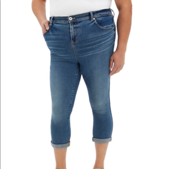 Torrid Crop Jeans - Picture 2 of 3